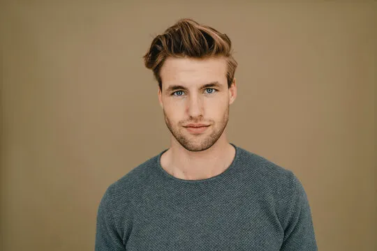 分析师头像占位图